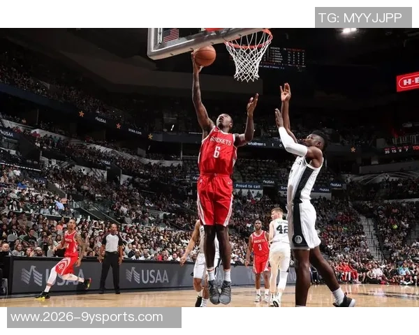 阿德尔曼谈琼斯防守KD的重要性强调双向合同球员的责任感 阿德尔曼谈琼斯防守KD的重要性强调双向合同球员的责任感