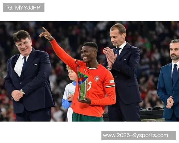 努诺门德斯谈世界最佳边后卫称号不愿自夸谦逊态度引人关注 努诺门德斯谈世界最佳边后卫称号不愿自夸谦逊态度引人关注