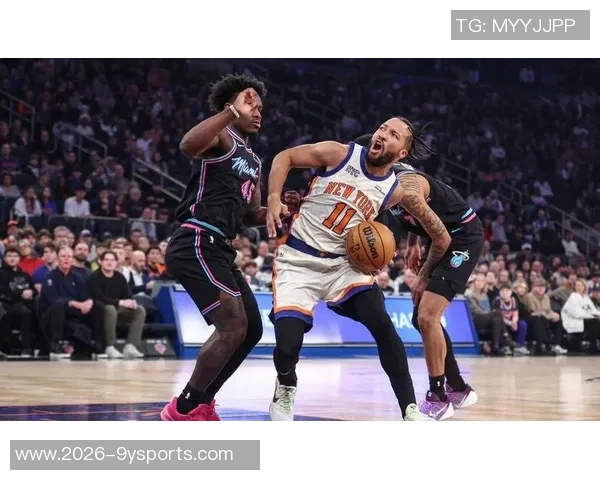 尼克斯第三节发力40-28逆转布伦森独得12分助力球队反超 尼克斯第三节发力40-28逆转布伦森独得12分助力球队反超