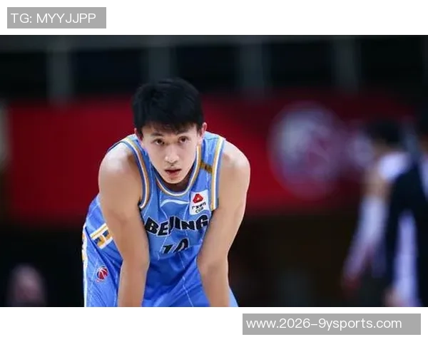 比尔西蒙斯看好黄蜂前景期待三球表现提升赢得球迷信任 比尔西蒙斯看好黄蜂前景期待三球表现提升赢得球迷信任