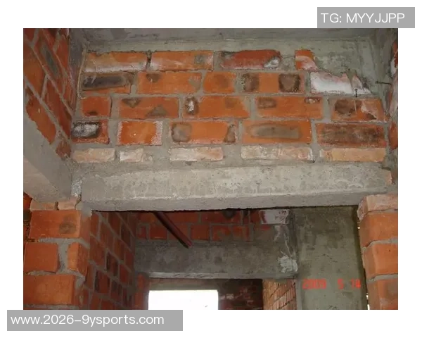 马兰头球攻门险些破门球擦门梁而过令人惋惜 马兰头球攻门险些破门球擦门梁而过令人惋惜